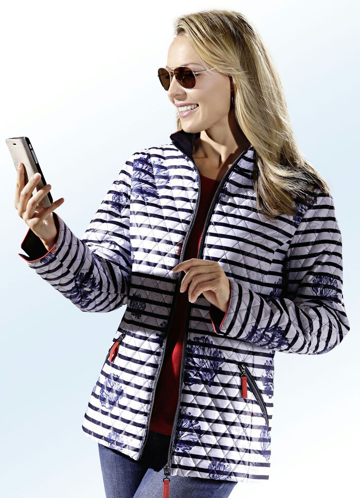 Jacka med maritim design och diamantquiltning 