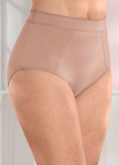 Fem-pack med formpressade trosor med f&ouml;rst&auml;rkt magparti 