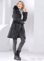 Kort kappa med fast fuskp&auml;lskant 