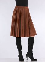 Veckad kjol i modern mocka av h&ouml;g kvalitet 