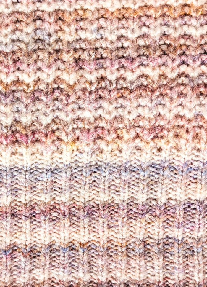 Tr&ouml;ja med eleganta p&auml;rltofsar 