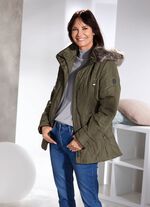 Jacka med avtagbar fuskp&auml;lskant 