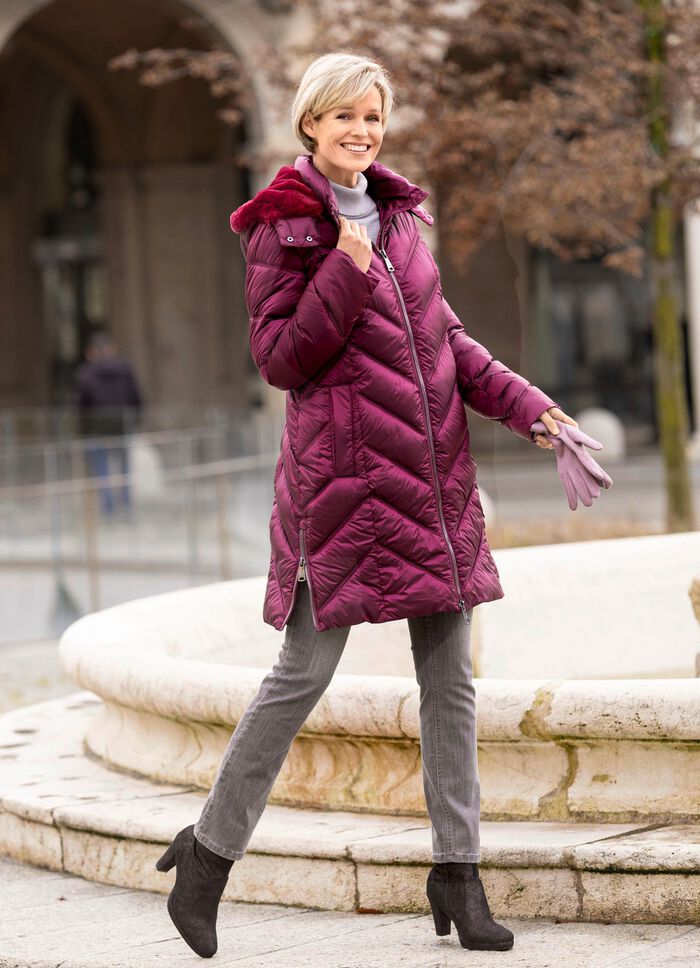 Kort kappa med sicksackquiltning 