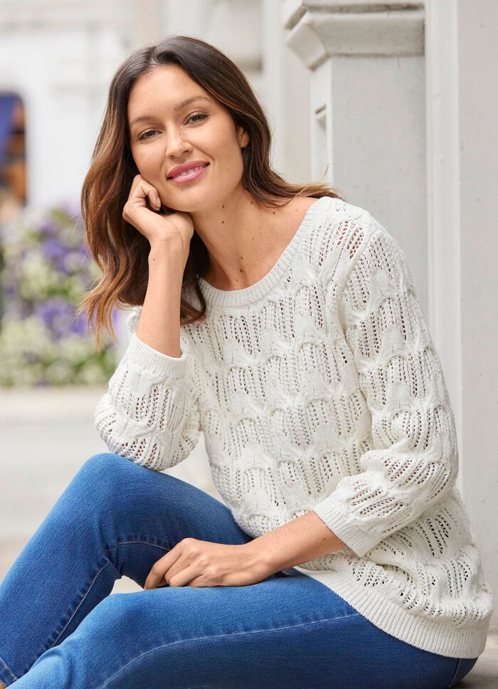 Tr&ouml;ja med diskret paljettgarn 