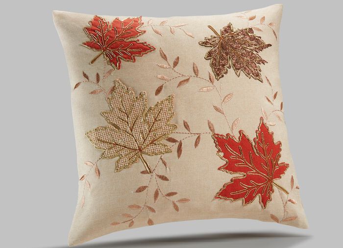 H&ouml;stliga bords- och rumsdekorationer med genomarbetade applikationer 