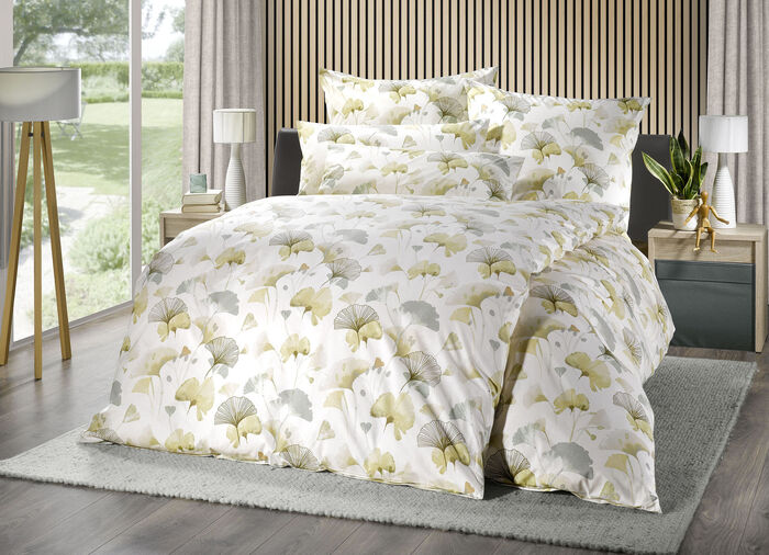 F?rgharmoniskt s?ngkl?desset med motiv av ginkgoblad BEIGE