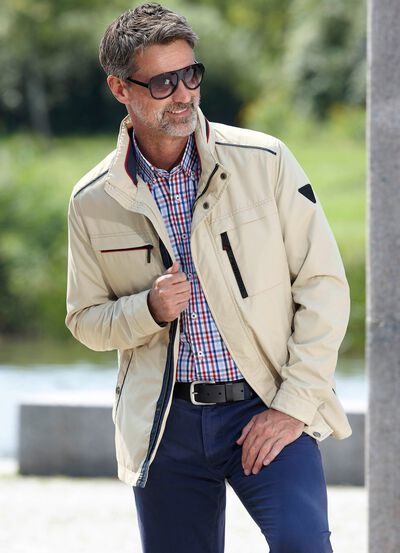 Kort jacka fr&aring;n "Redpoint" 