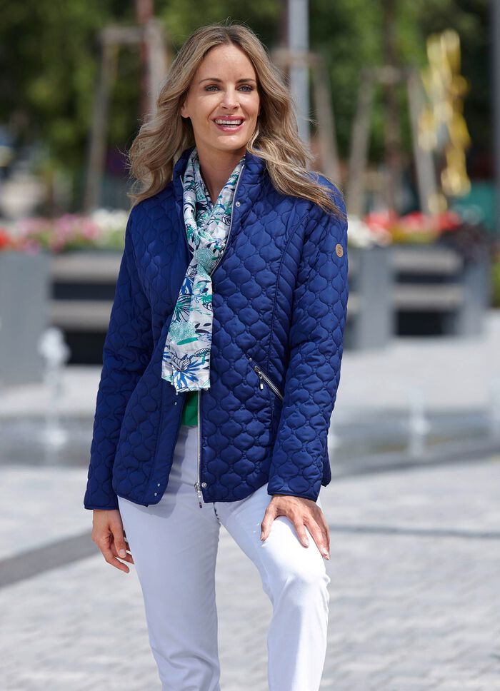 Funktionell jacka med intressant quiltning SAPHIRBLAU