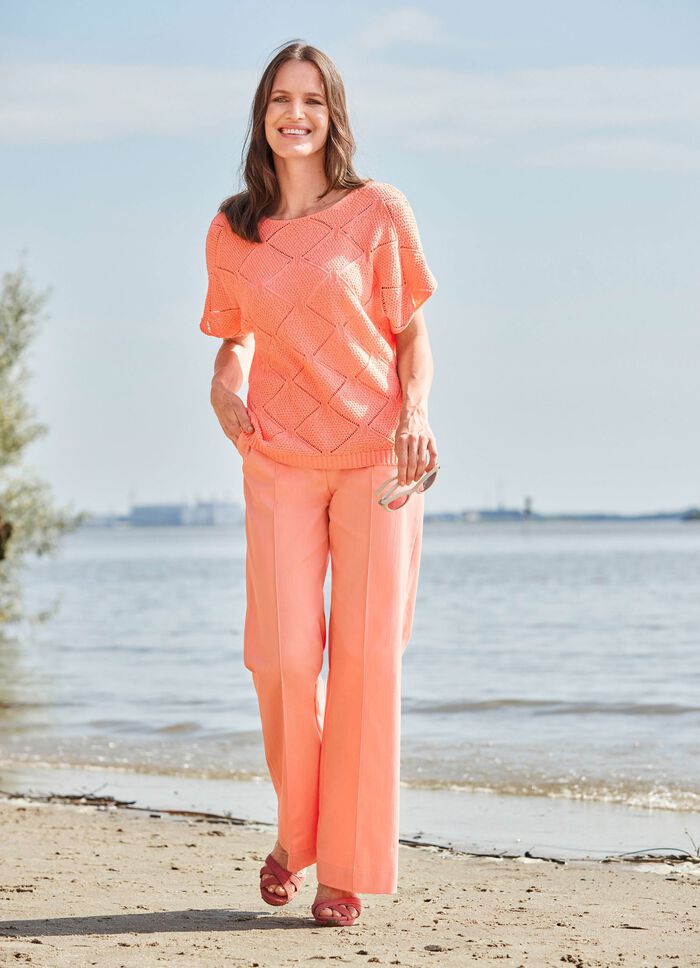 Tr&ouml;ja med ajourm&ouml;nster i romber 