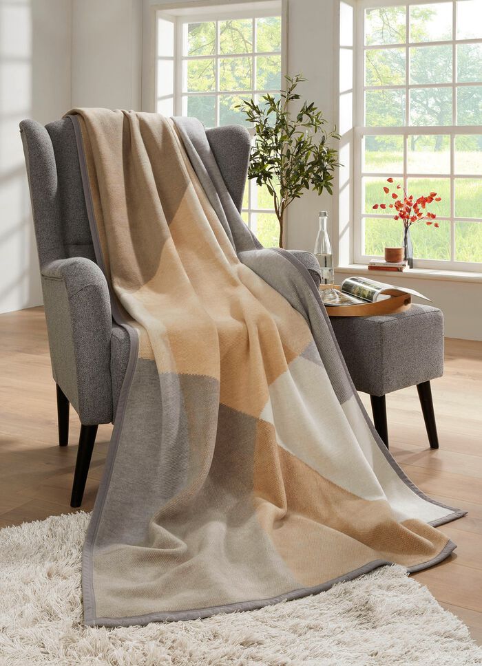 T&auml;cke med velourkant NATUR