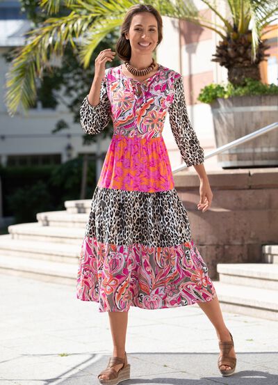 Kl&auml;nning med volang i v&aring;ningar 