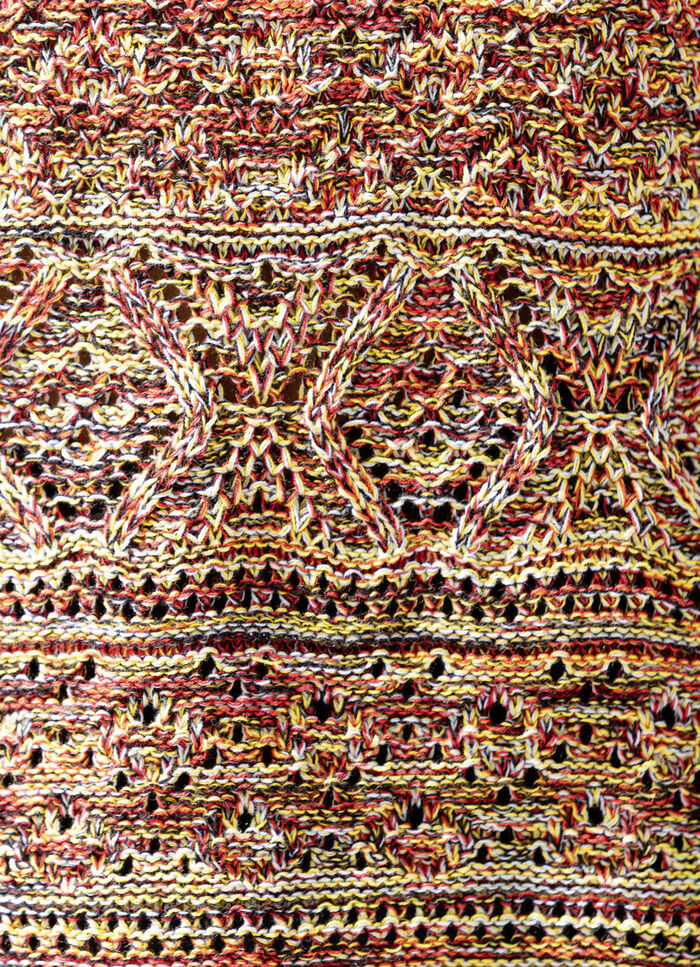 Tröja av melerad garn ROT-GELB-MULTICOLOR
