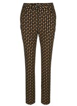 Byxor i minimalistisk design 