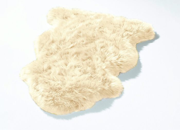 Matta gjord av &auml;kta merino lammskinn BEIGE