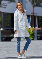 Funktionell kort kappa med avtagbar huva 