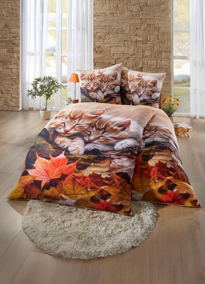 B&auml;ddset med kattungar i h&ouml;stl&ouml;vmotiv 