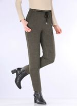 Byxor med fiskbensm&ouml;nster 