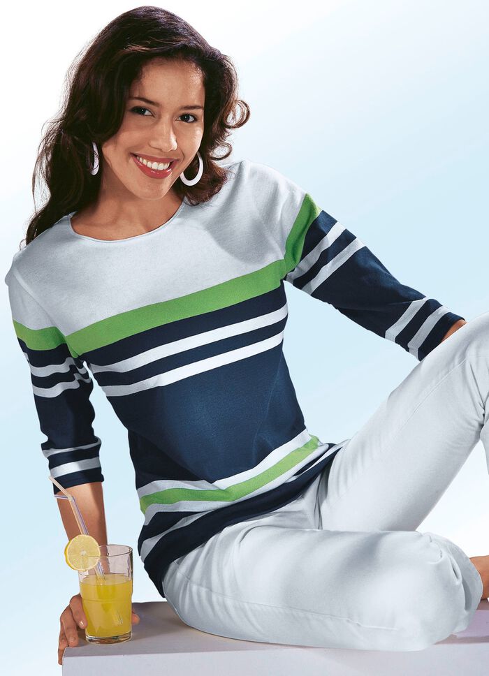 Tr&ouml;ja med snygg randig design 