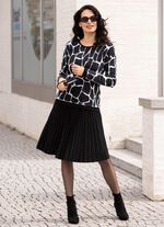 Veckad kjol i modern mocka av h&ouml;g kvalitet SVART