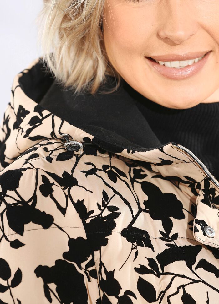 Jacka med dekorativ design 