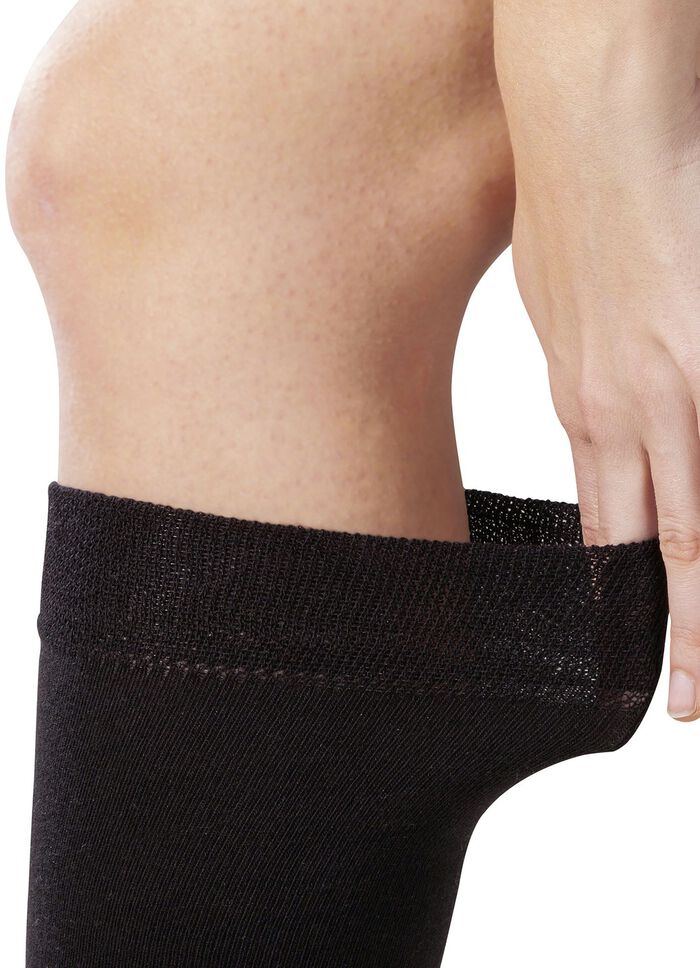 Två-pack komfortknästrumpor eller sockor SVART