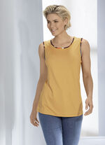 2-delat set best&aring;ende av en skjortjacka och linne 