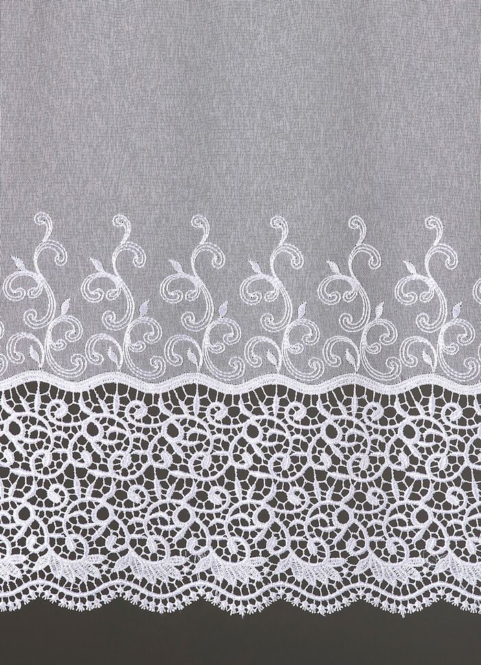 Liten persienn med b&ouml;jd makram&eacute;finish 