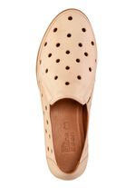 ELENA EDEN tofflor i mjukt nappal&auml;der med perforeringar 