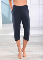 Ett par bekv&auml;ma capribyxor 