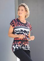 Skjorta med kontrasterande bokst&auml;ver 