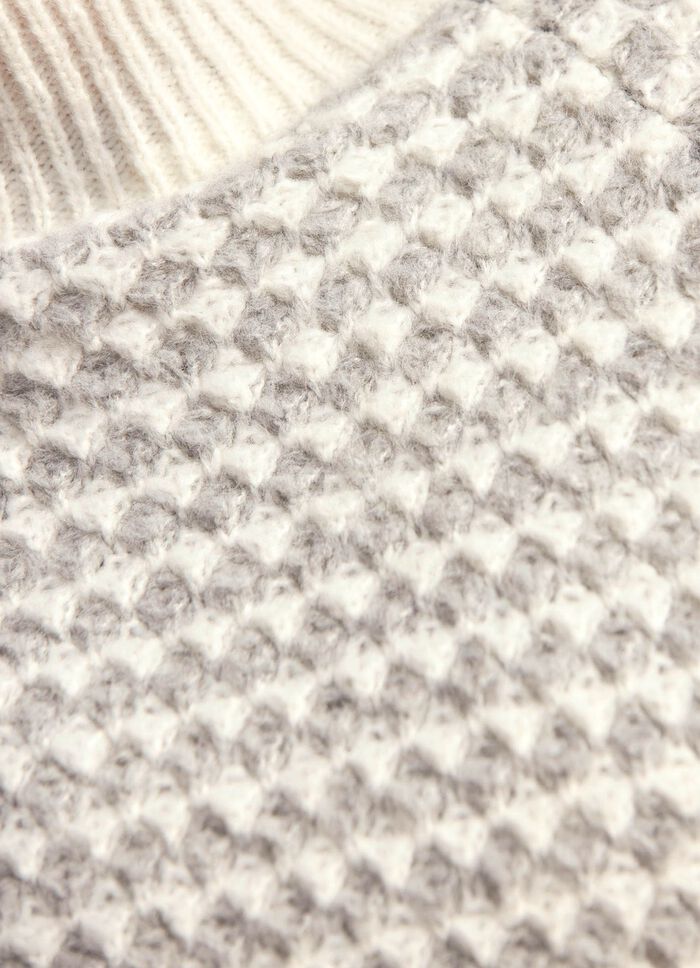 Tr&ouml;ja med utarbetad struktur 