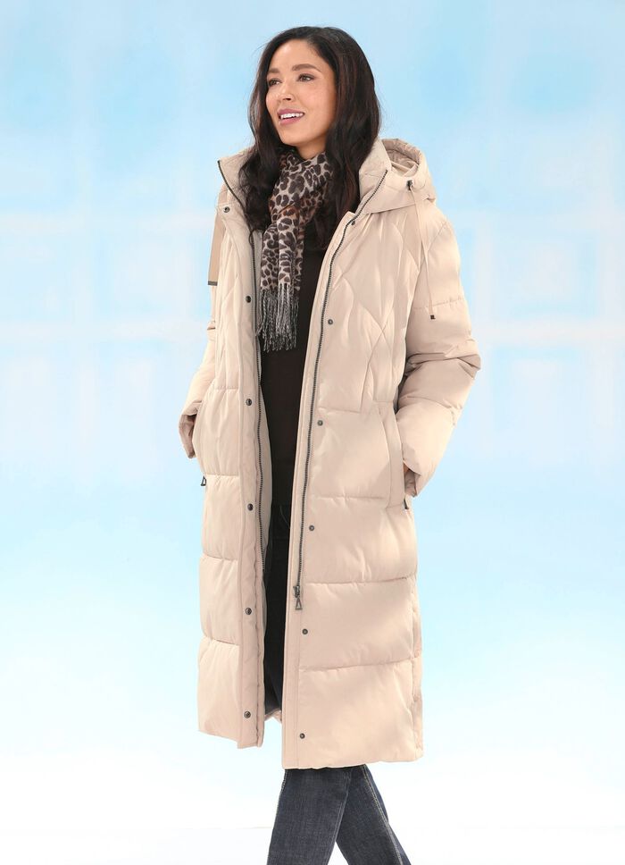 Kappa med en avslappnad sk&auml;rning 