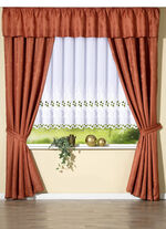 Broderad gardin i rak modell med Plauener-broderi, 