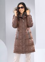 Kort kappa med avtagbar fuskp&auml;lskant 