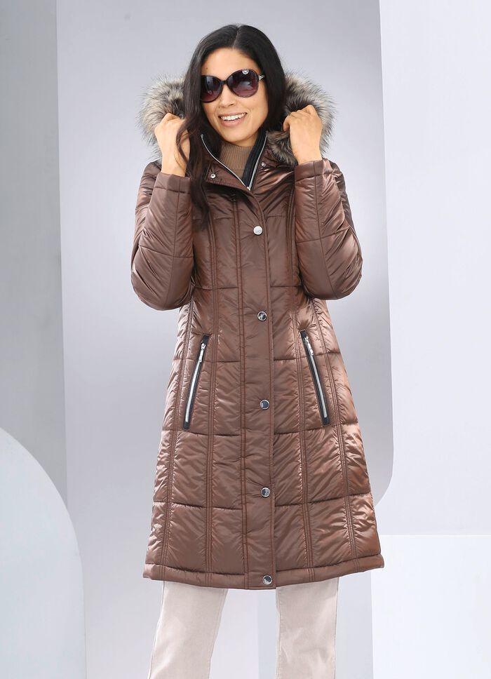 Kort kappa med avtagbar fuskp&auml;lskant 