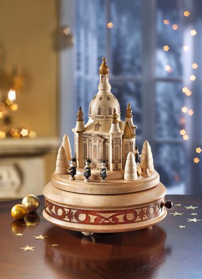 Speldosa Dresden Frauenkirche av massivt tr&auml; 