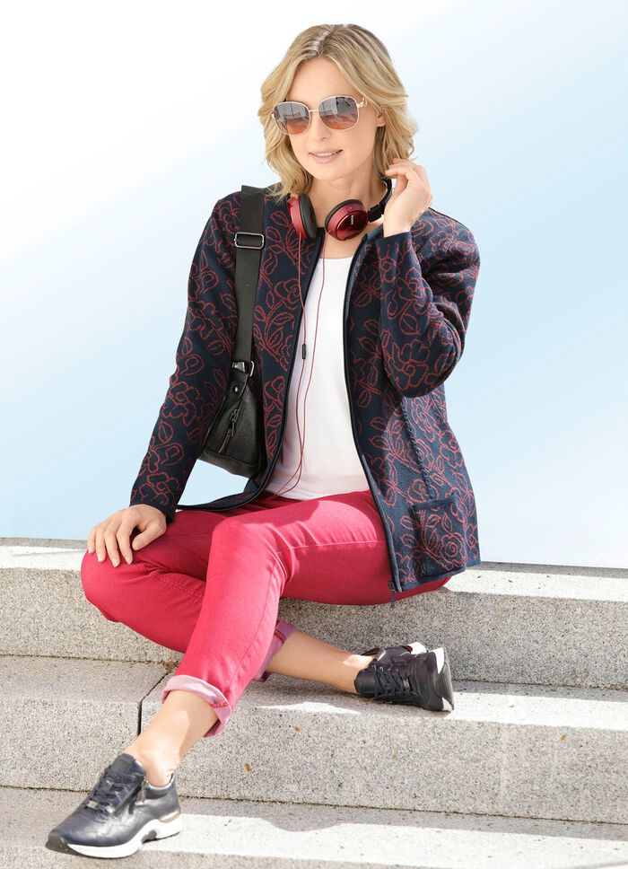 Jeans som h&aring;ller in magen R&Ouml;D