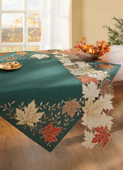 H&ouml;stliga bords- och rumsdekorationer med genomarbetade applikationer 