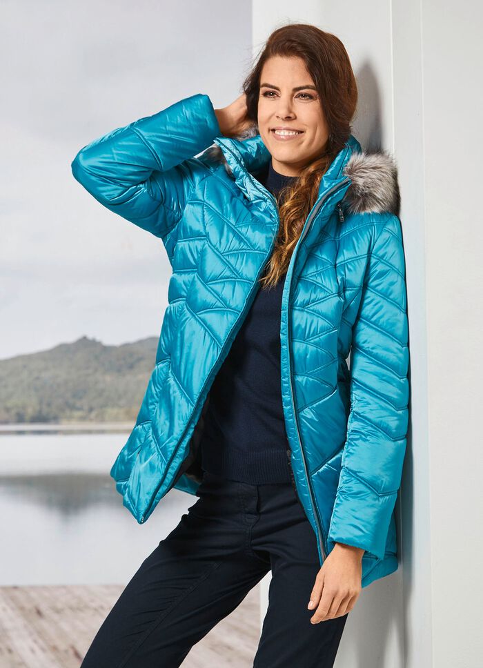 Jacka med avtagbar kant i fuskp&auml;ls 