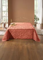 Utm&auml;rkt gjort &ouml;verkast och matchande &ouml;rngott 