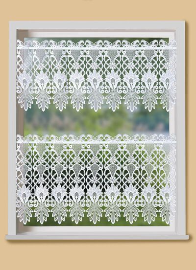 Kort gardin med utarbetad makram&eacute;finish 