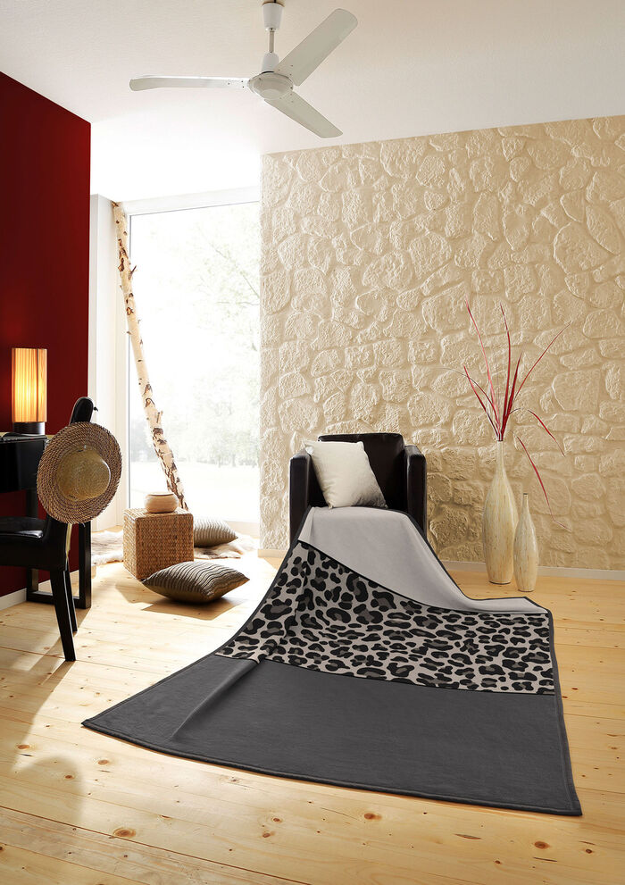 Filt i trendigt leopardmönster 