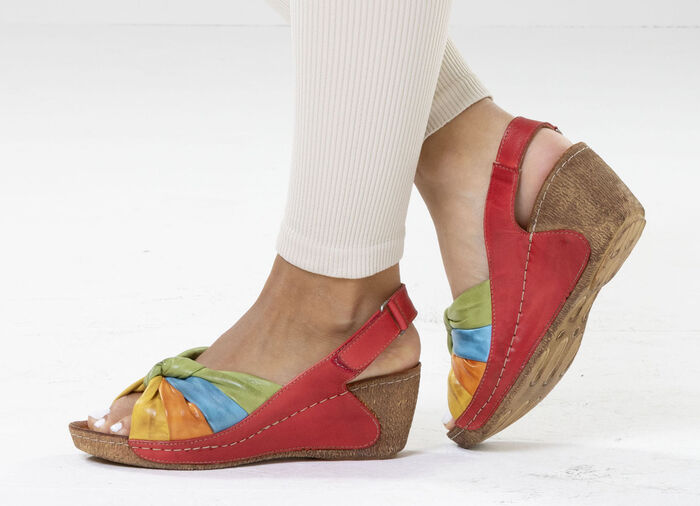 Gemini, trendiga damsandaler, bredd G, med justerbart kardborreband ROT-BUNT