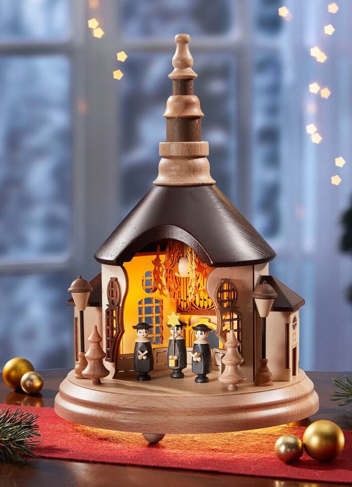 Seiffenkyrkans fyrhus tillverkad huvudsakligen av lokalt massivt tr&auml; 