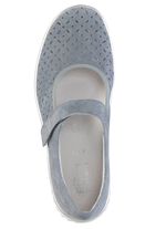 ELENA EDEN sko med sp&auml;nne av mocka med luftiga perforeringar BL&Aring;