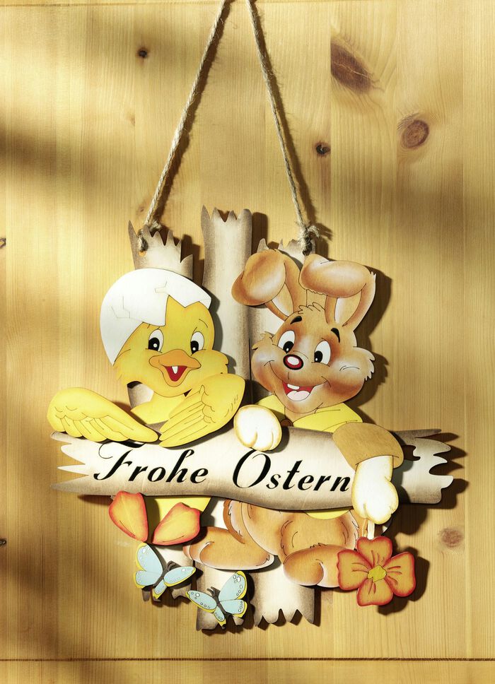 Dekorativ hängare i trä 