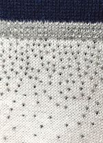 Tr&ouml;ja med utsmyckad stendekor 