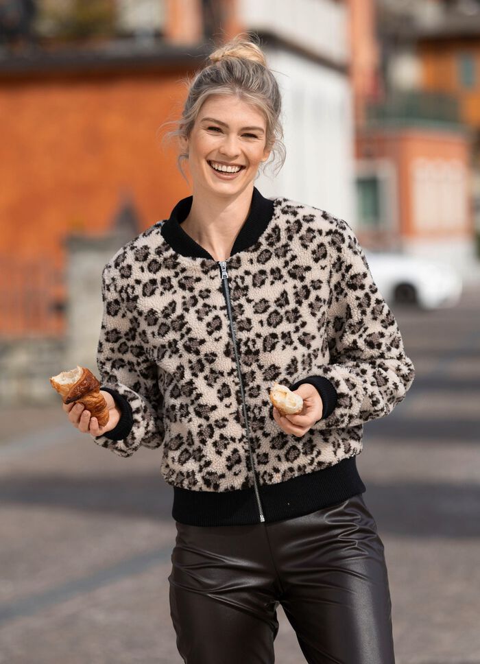 Kort jacka tillverkad av teddy plysch 