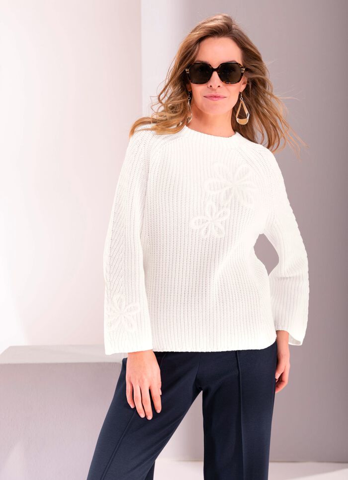 Tr&ouml;ja med broderade blommor 