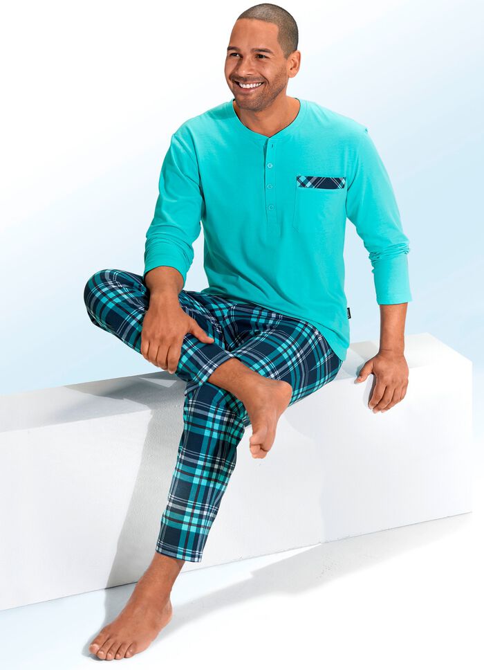 Pyjamas i ekologisk bomull, knappsl&aring;, p&aring;sydd br&ouml;stficka och rutm&ouml;nster 